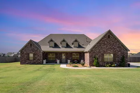 1111 Acclivis Way, Newcastle, OK 73065