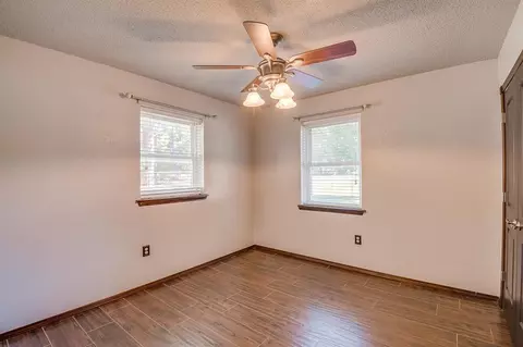 Bedroom - 118 Connolly Dr, Mcloud, OK 74851 photo 6 of 7
