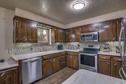 Kitchen - 118 Connolly Dr, Mcloud, OK 74851 photo 3 of 4
