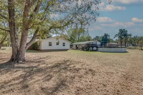 Exterior - 118 Connolly Dr, Mcloud, OK 74851 photo 7 of 11