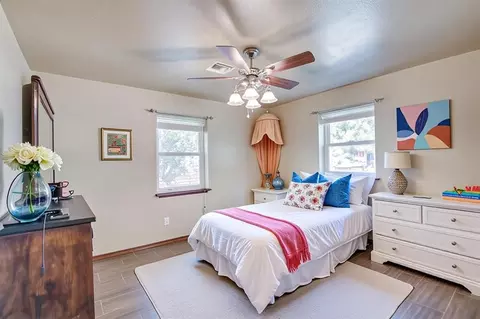 Bedroom - 118 Connolly Dr, Mcloud, OK 74851 photo 4 of 7