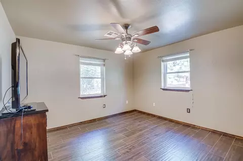 Bedroom - 118 Connolly Dr, Mcloud, OK 74851 photo 3 of 7