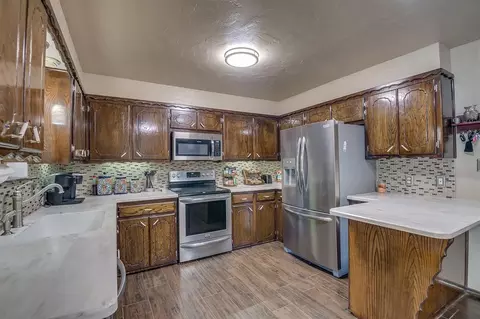 Kitchen - 118 Connolly Dr, Mcloud, OK 74851 photo 4 of 4
