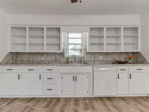 Kitchen - 402 Etowah Rd, Noble, OK 73068 photo 1 of 1