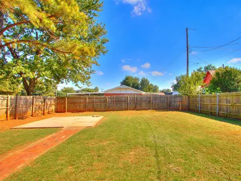 Exterior - 402 Etowah Rd, Noble, OK 73068 photo 6 of 6