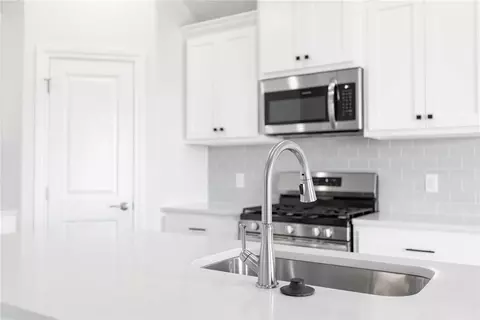 3709 Lynne Ave, Edmond, OK 73012