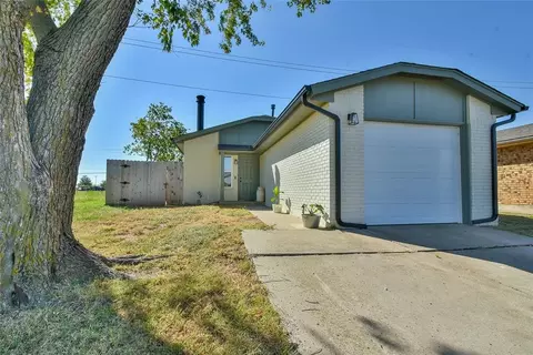 Exterior - 2002 Shadow St, Norman, OK 73071 photo 1 of 1
