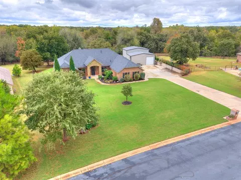 11019 Green Meadows Dr, Edmond, OK 73025