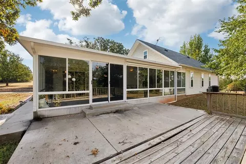 Exterior - 19563 E Britton Rd, Harrah, OK 73045 photo 8 of 10