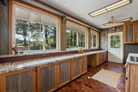 Kitchen - 19563 E Britton Rd, Harrah, OK 73045 photo 5 of 7
