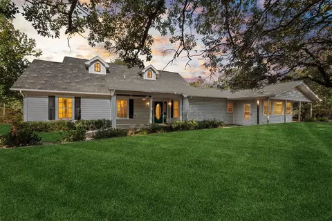 19563 E Britton Rd, Harrah, OK 73045