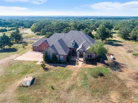 10501 Dobbs Rd, Wellston, OK 74881