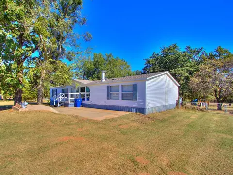1148 S Adams Ave, Blanchard, OK 73010