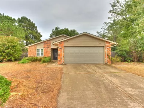 805 Bass Ct, Norman, OK 73072