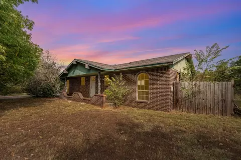 2100 Oakhollow Dr, Newcastle, OK 73065