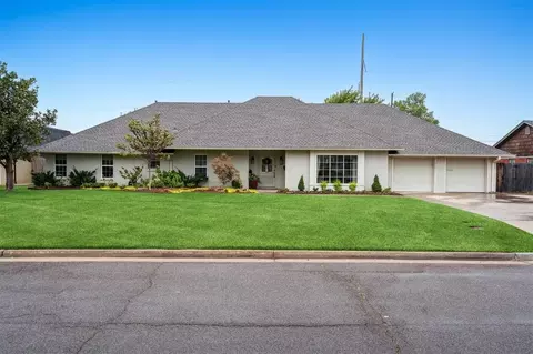 8701 Lakehurst Dr, Oklahoma City, OK 73120