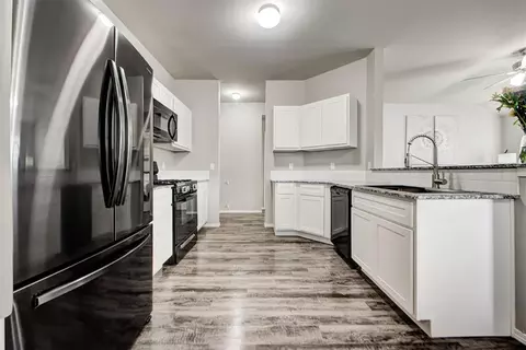 Kitchen - 1101 Limestone Dr, Noble, OK 73068 photo 2 of 5