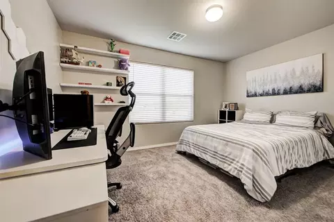 Bedroom - 1101 Limestone Dr, Noble, OK 73068 photo 6 of 9
