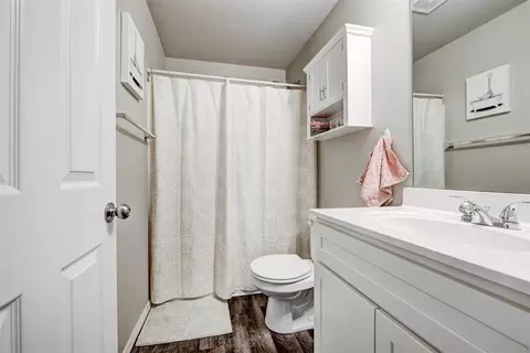 Bath - 1101 Limestone Dr, Noble, OK 73068 photo 5 of 5
