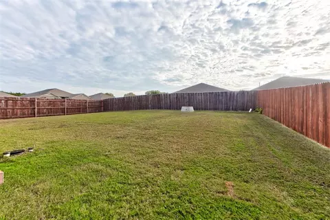 Exterior - 1101 Limestone Dr, Noble, OK 73068 photo 9 of 10