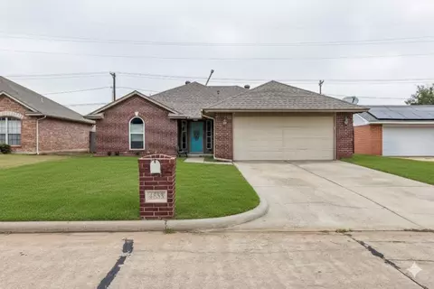 4853 Montclair Dr, Del City, OK 73115