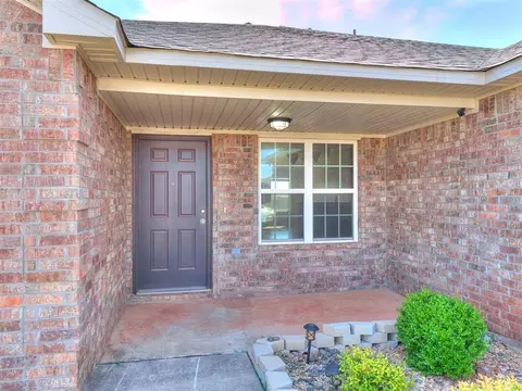 Exterior - 9620 Eli Dr, Moore, OK 73160 photo 2 of 7