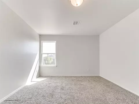 Bedroom - 9620 Eli Dr, Moore, OK 73160 photo 7 of 9
