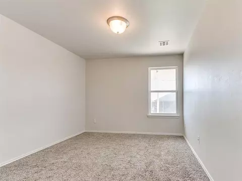Bedroom - 9620 Eli Dr, Moore, OK 73160 photo 3 of 9