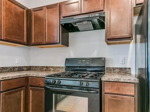 Kitchen - 9620 Eli Dr, Moore, OK 73160 photo 4 of 4