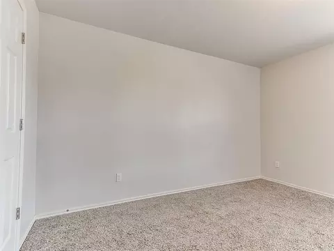 Bedroom - 9620 Eli Dr, Moore, OK 73160 photo 4 of 9