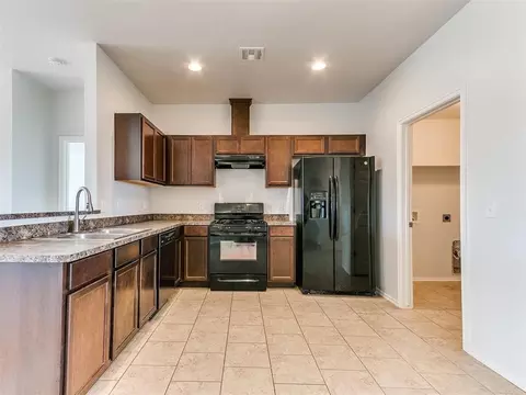Kitchen - 9620 Eli Dr, Moore, OK 73160 photo 1 of 4