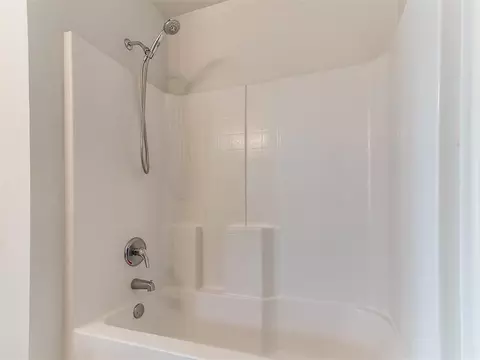 Bath - 9620 Eli Dr, Moore, OK 73160 photo 6 of 6