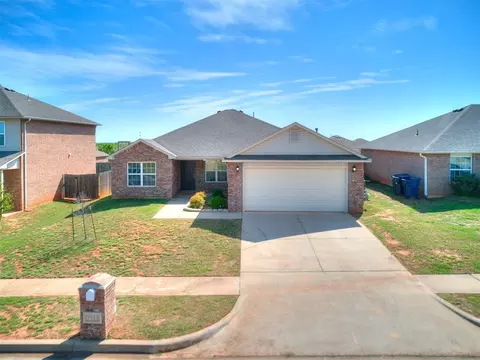 9620 Eli Dr, Moore, OK 73160