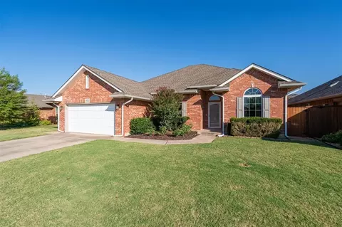 8421 NW 77th Pl, Oklahoma City, OK 73132