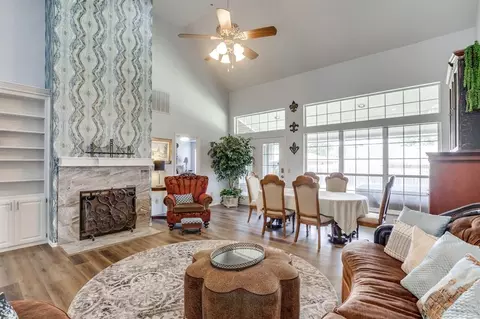 11937 N Mustang Rd, Yukon, OK 73099