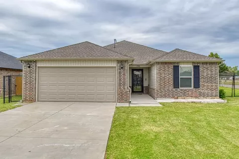 1900 Timber Dale Dr, Shawnee, OK 74804