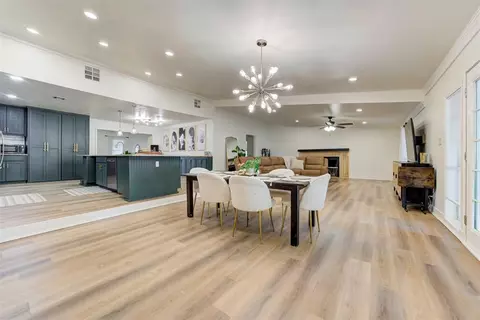 1100 S 1st St, Yukon, OK 73099