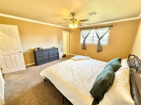 Bedroom - 2212 N Robin St, Altus, OK 73521 photo 6 of 6