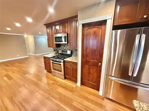 Kitchen - 2212 N Robin St, Altus, OK 73521 photo 3 of 3