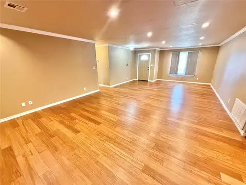 Living - 2212 N Robin St, Altus, OK 73521 photo 1 of 3