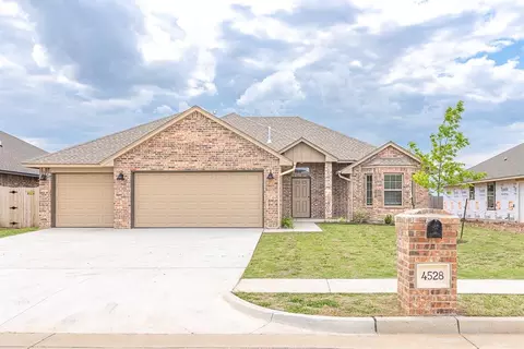 4528 Adobe Ct, Yukon, OK 73099