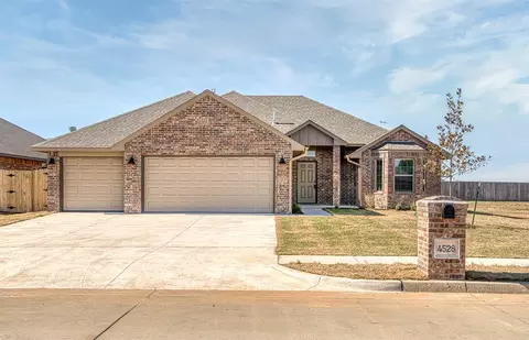 4528 Adobe Ct, Yukon, OK 73099