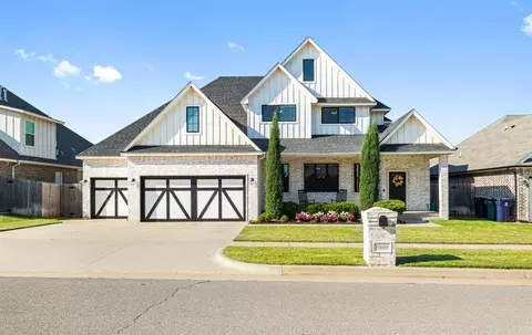 10609 Wild Horse Creek Dr, Yukon, OK 73099