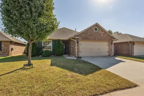 10624 SW 32nd St, Yukon, OK 73099
