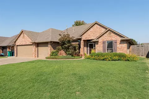 10617 NW 40th St, Yukon, OK 73099