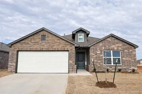 5417 Daxton Dr, Tuttle, OK 73089