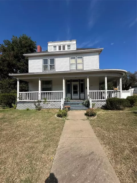 624 E Noble Ave, Guthrie, OK 73044