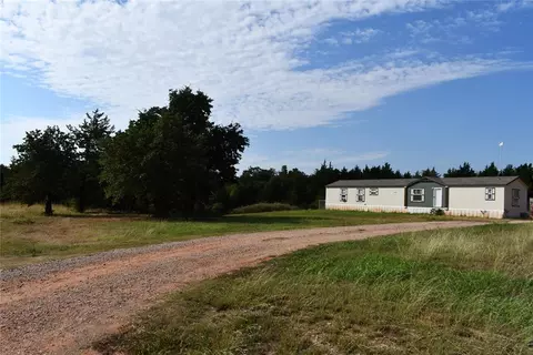 8351 Hilltop Ln, Guthrie, OK 73044