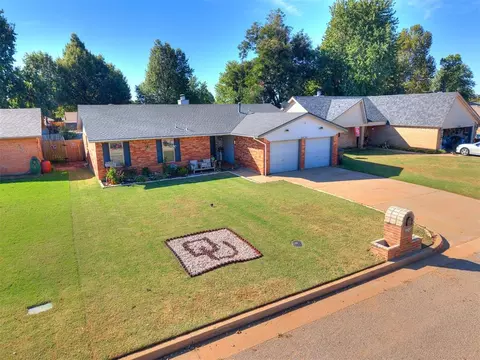 10436 Dover Dr, Yukon, OK 73099