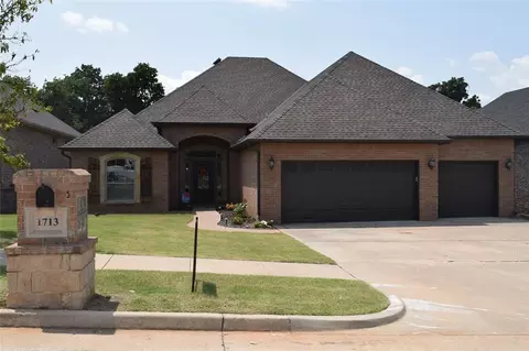 1713 Rain Tree Ln, Midwest City, OK 73130
